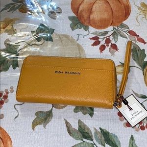 NWT Dana Buchman wallet